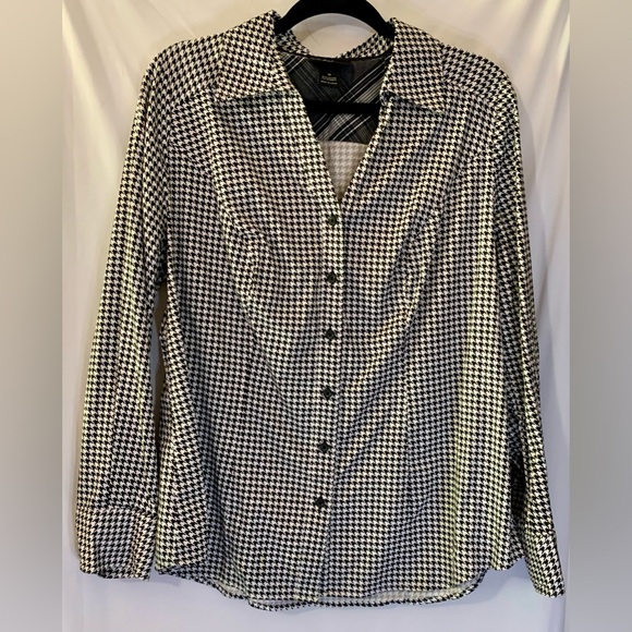 Lane Bryant Classic Houndstooth Button Down Top - Picture 1 of 3
